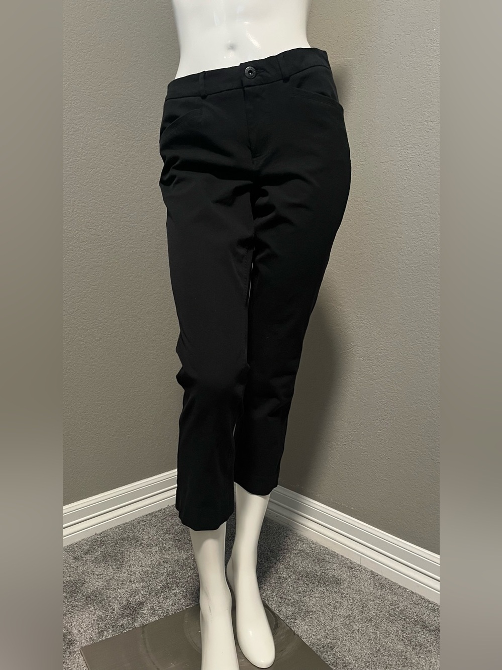Banana Republic Women’s Black Mid- Rise Slim Fit  Dress Pants Size 4
